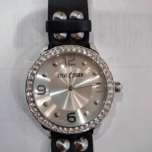 Watch - Picture 2 of 4